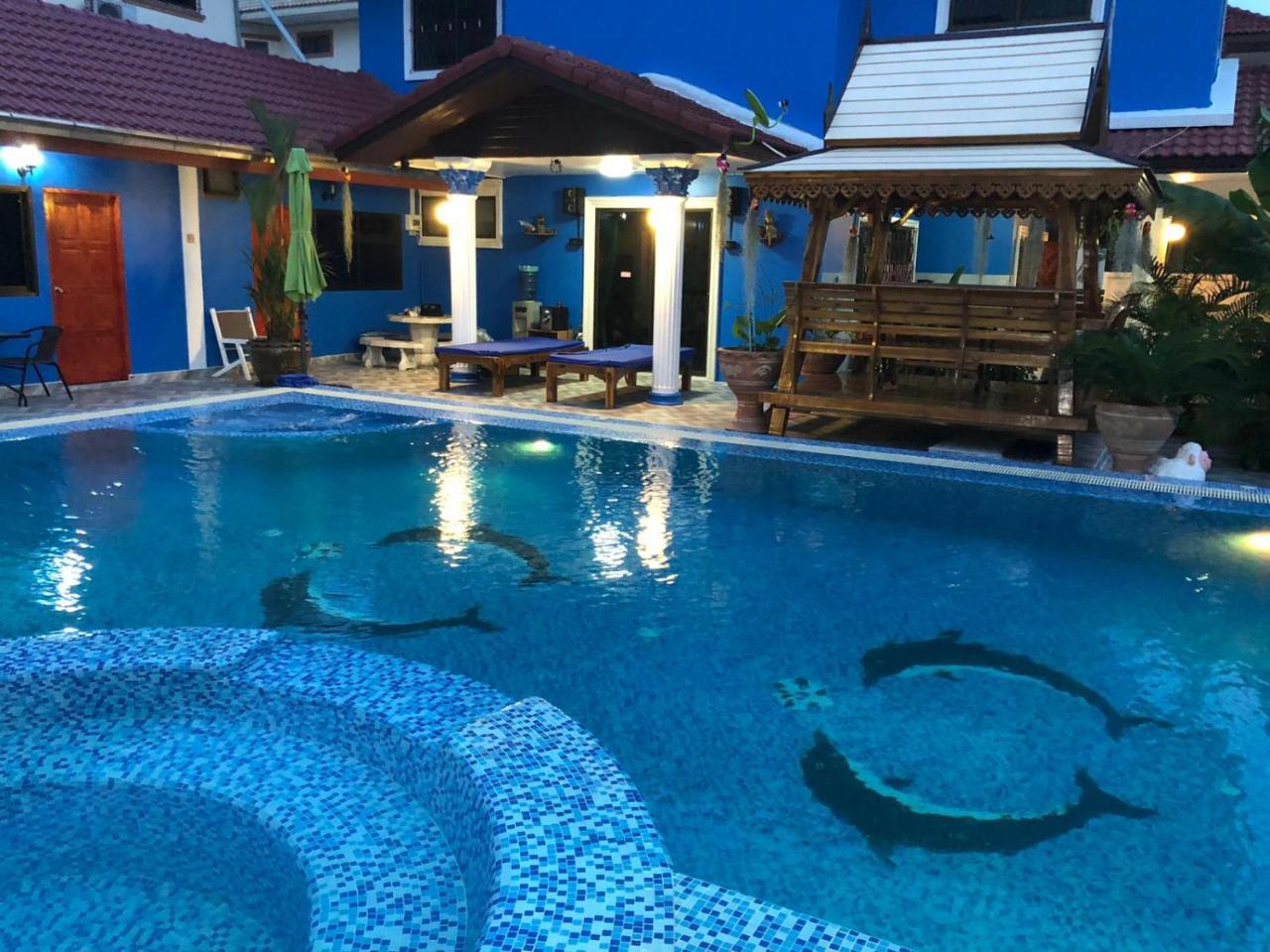 WaruneeVilla - carbon neutral hotel in Nong Prue