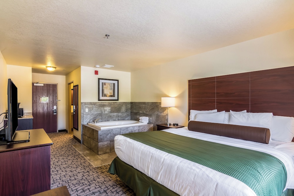 Cobblestone Inn & Suites Barron - photo 18