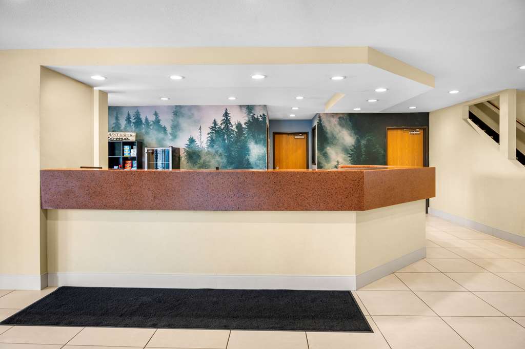 White Pine Inn & Suites - photo 10
