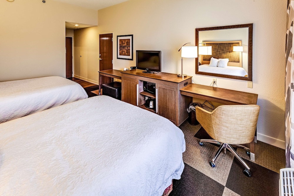 Hampton Inn by Hilton Columbus I 70E Hamilton Rd - photo 23