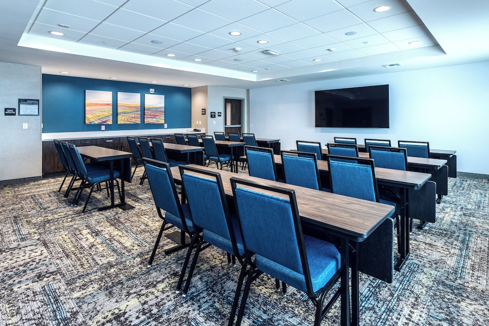 Hampton Inn & Suites by Hilton Bakersfield Central - photo 53