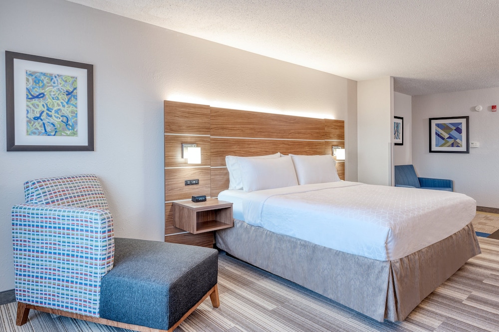 Holiday Inn Express & Suites Vandalia by IHG - photo 19