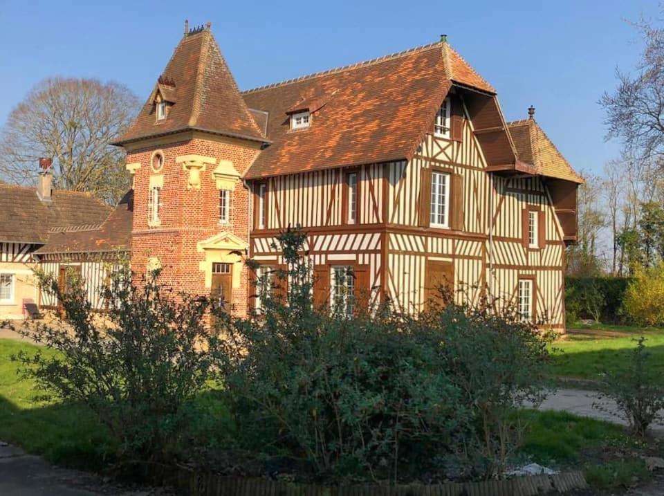 Manoir Normand Au Cœur D Un Domaine Equestre — 4-Star Luxury Hotel in Saint-Samson-Sur-Rance, France