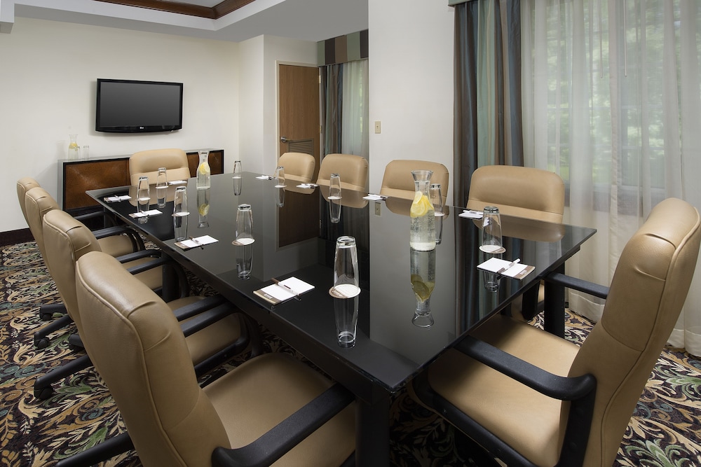 Staybridge Suites North Brunswick by IHG - photo 36