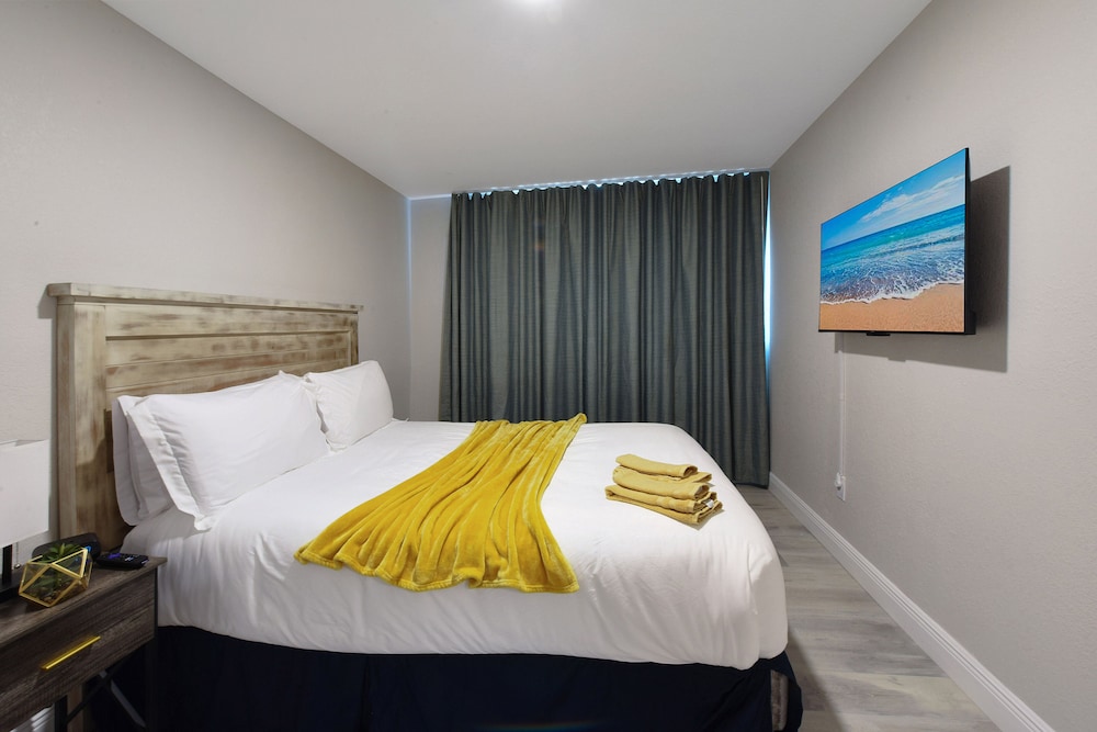 Palm Cove Motel - photo 16