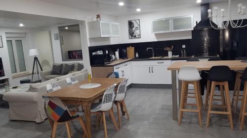 Au refuge du Bonheur - last minute hotel in Unknown City