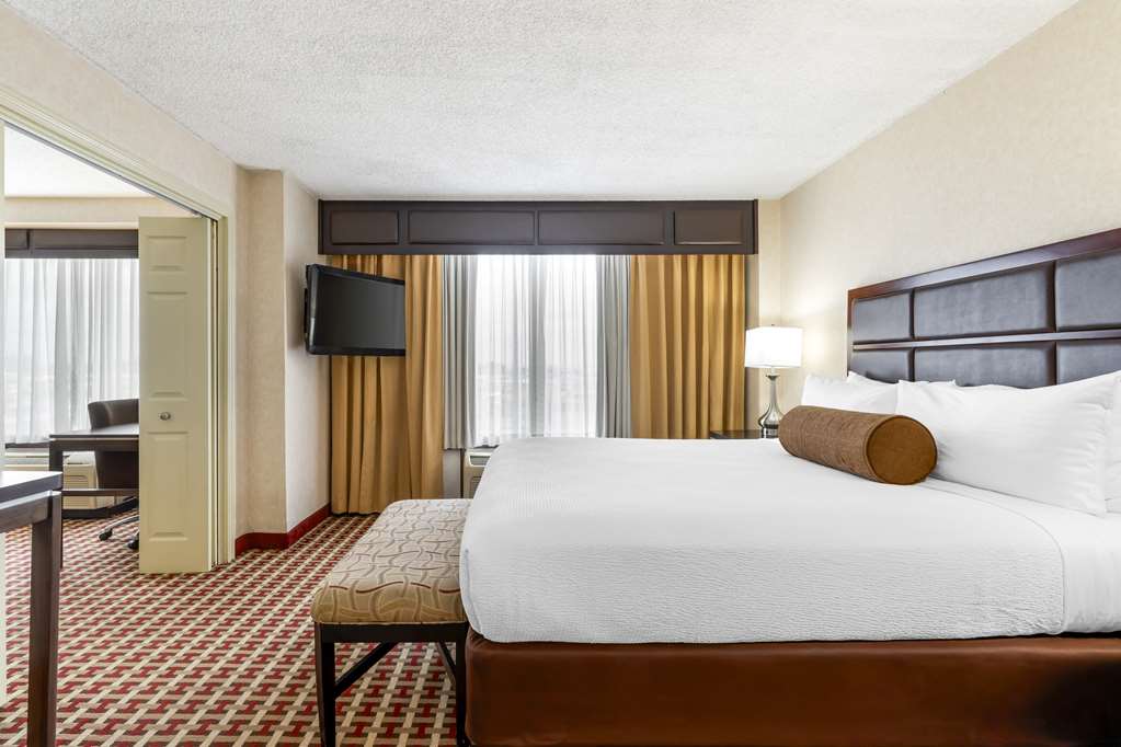 Best Western Plus Grosvenor Airport Hotel - photo 34