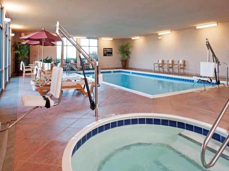 Hampton Inn & Suites Moline Quad City Int'l Aprt - photo 81