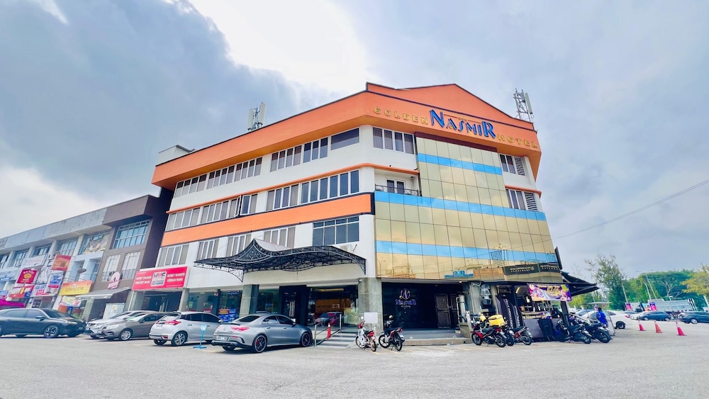 Golden Nasmir Hotel in Perai, Malaysia