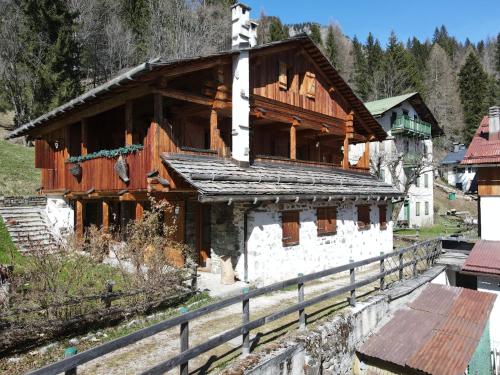 Tabià Su’n Coi in Alleghe, Italy