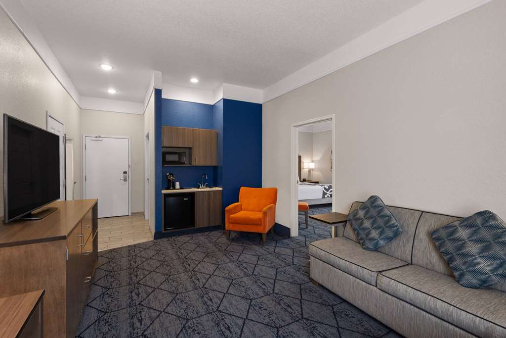 La Quinta Inn and Suites by Wyndham at WaTiki Waterpark - photo 34