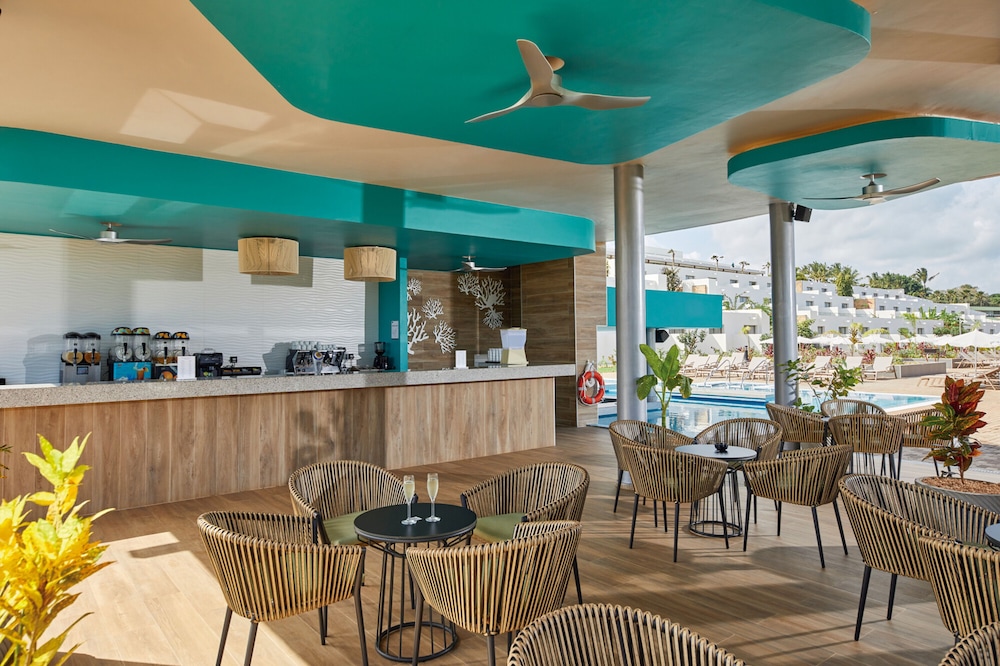 מזון ומשקאות