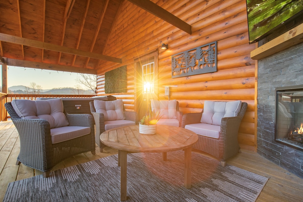 Parkway Paradise w Private Hot Tub - photo 27