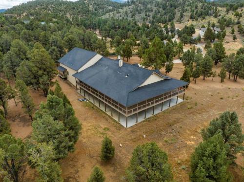 Minnow’s Big Bear Estate 1.5 Acres W Game Room