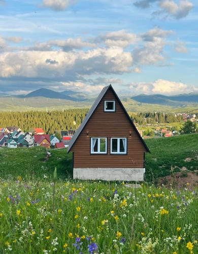 Red Rock - carbon neutral hotel in Zabljak