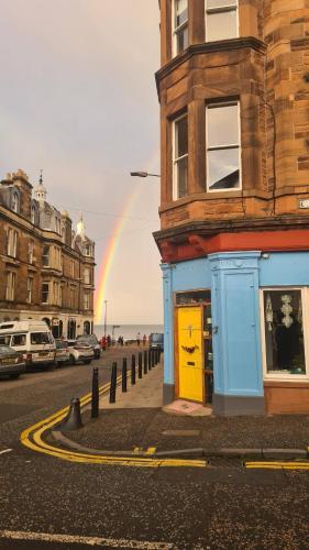 Portobello Charming Seaside 3 BR Holiday Apartment — 4-Star Luxury Hotel in Edinburgh, United Kingdom