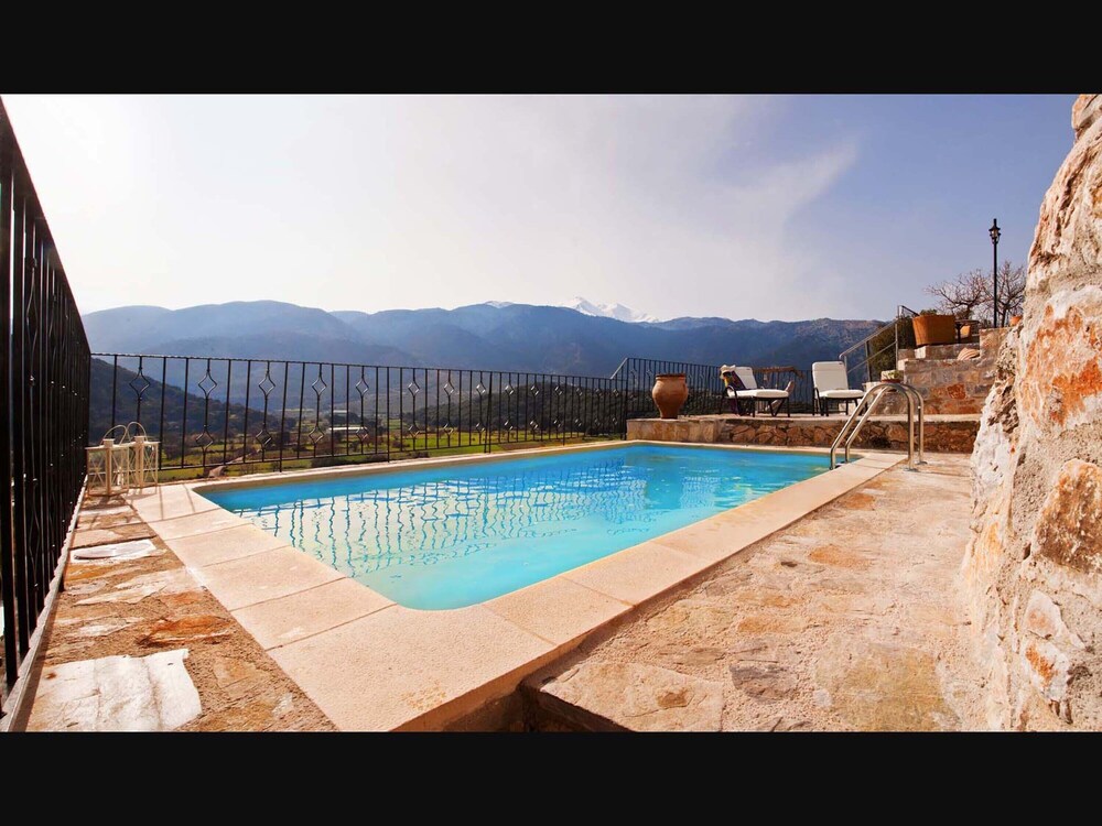 Private Stone villa Pool and Maountain view — 4-Star Luxury Hotel in Chora Sfakion, Greece