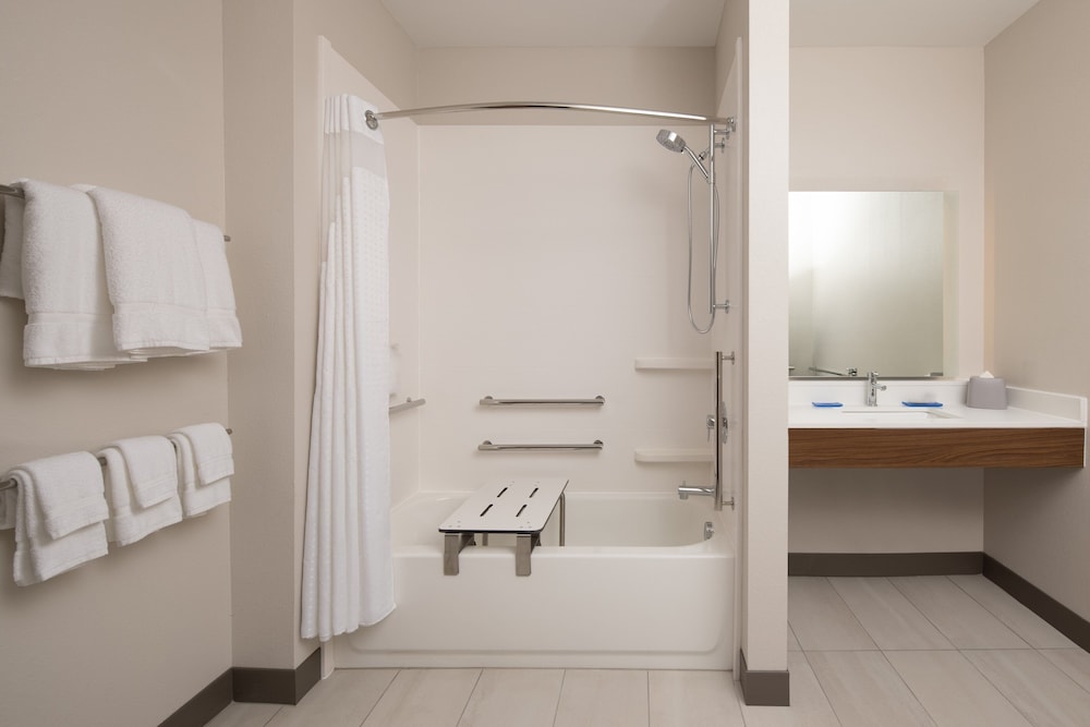 Holiday Inn Express & Suites Ft Myers Beach Sanibel Gateway by IHG - photo 21