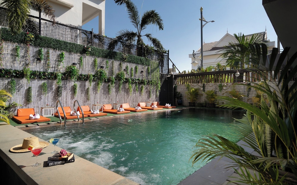 Siem Reap Center Hotel — 4-Star Luxury Hotel in Siem Reap, Cambodia