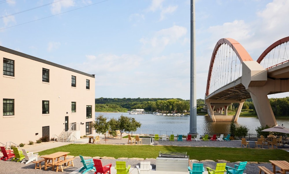 The Confluence Hotel - photo 18
