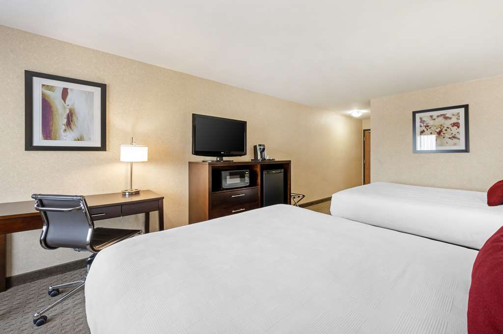 Best Western Plus Howe Inn - photo 33