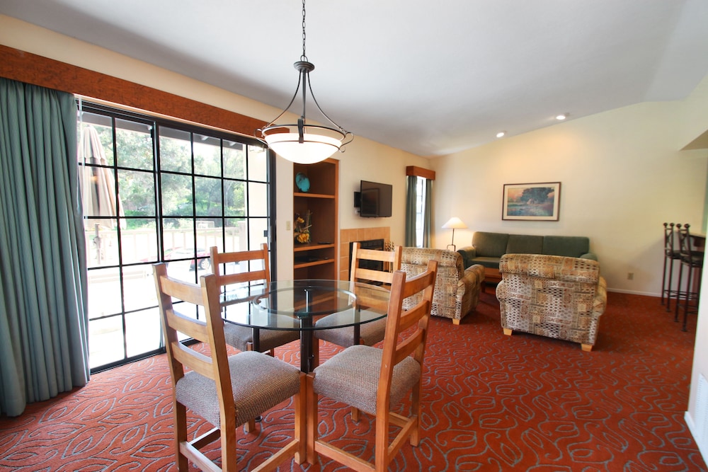 Riviera Oaks Resort - photo 15