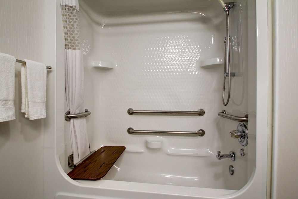 Hampton Inn Rolla - photo 23