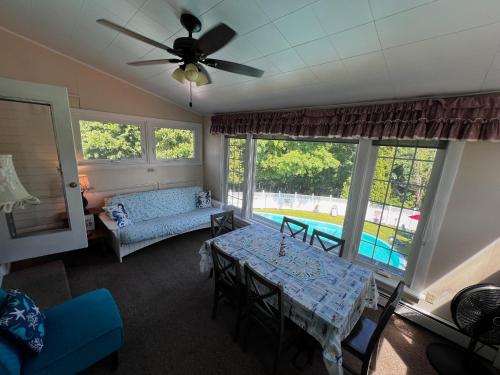 Claddagh Motel & Suites - photo 8