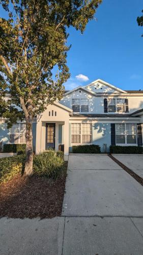 New Luxury Disney Townhome at Windsor Hills Resort 3BED 3BATH Private Pool Parking WiFi Included — 4-Star Luxury Hotel in Orlando, United States