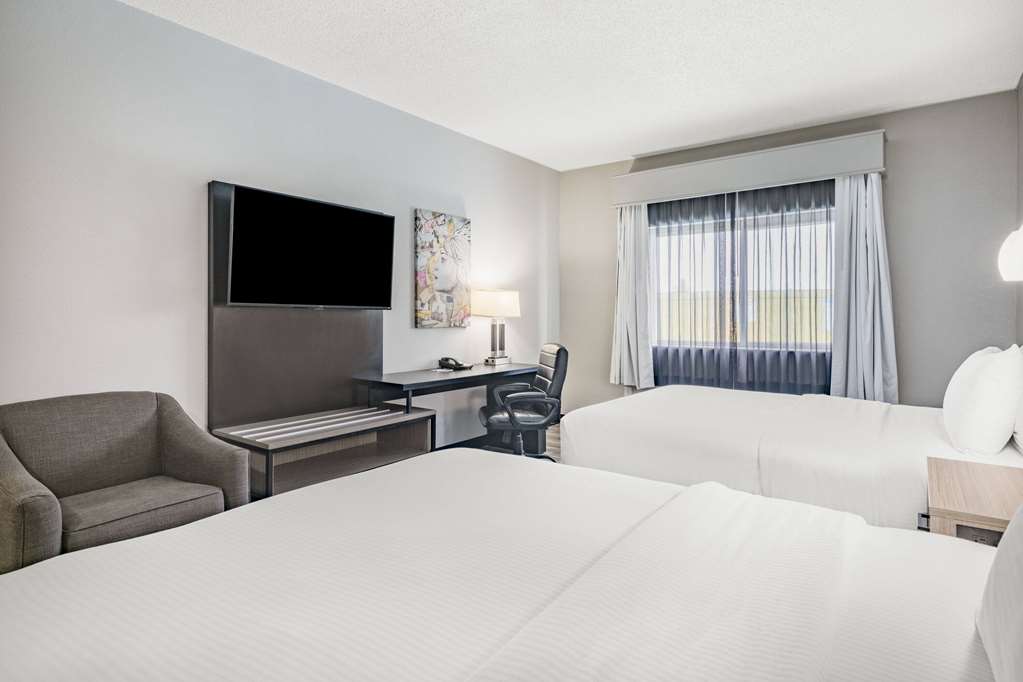 La Quinta Inn & Suites by Wyndham Evansville - photo 15