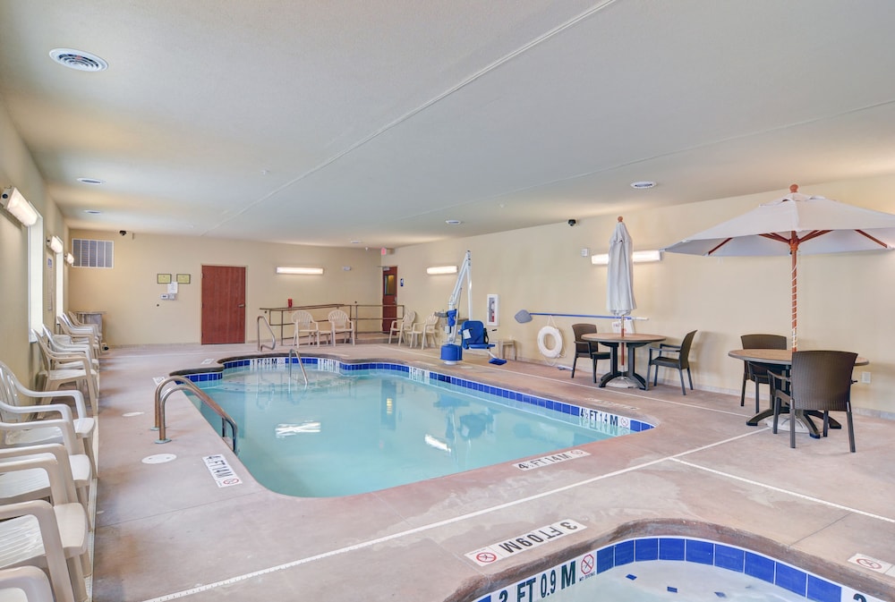 Cobblestone Hotel & Suites Punxsutawney PA - photo 23