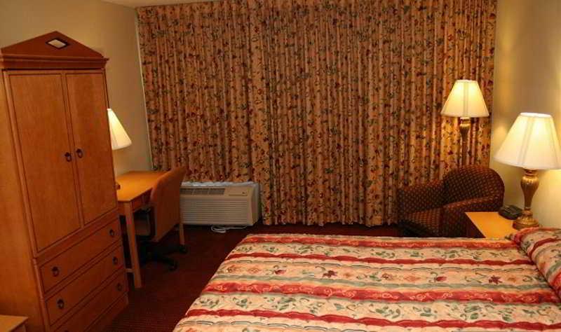 Ramada Inn Atlanta Airport South - photo 4