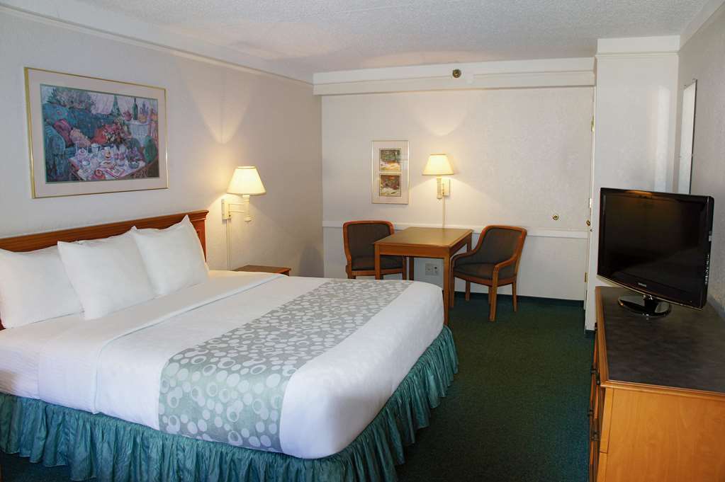 La Quinta Inn Tampa Bay Pinellas Park Clearwater - photo 15