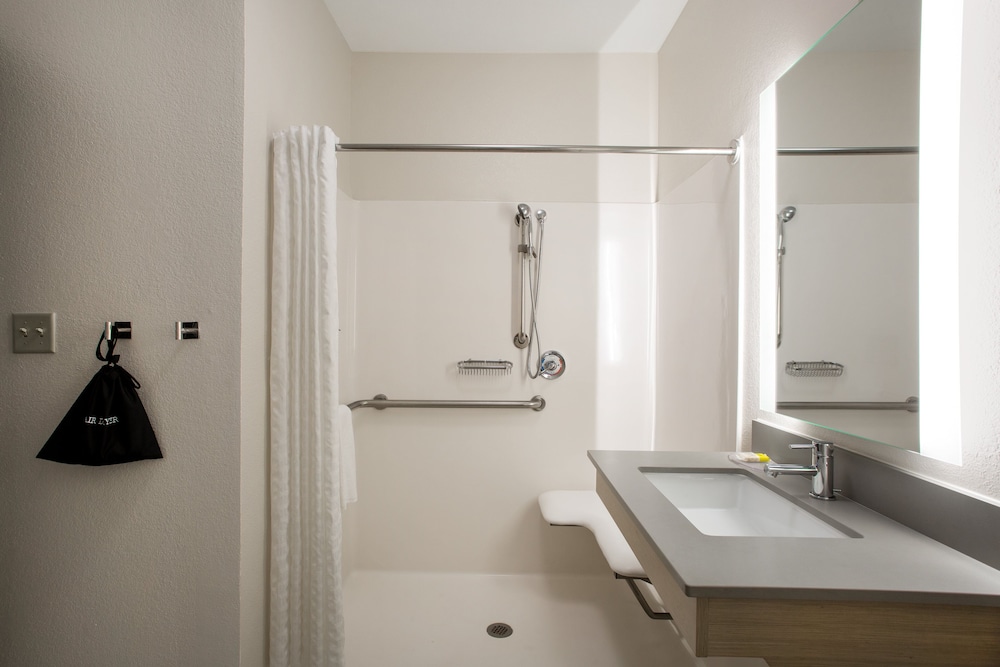 Candlewood Suites Apex Raleigh Area by IHG - photo 23