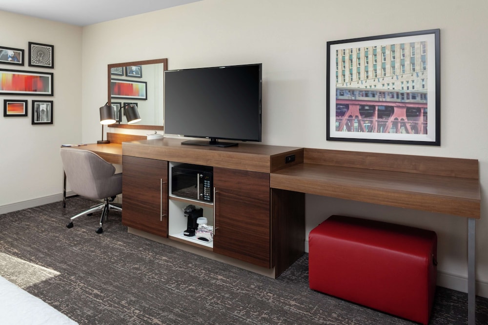 Hampton Inn & Suites Chicago Burr Ridge - photo 9