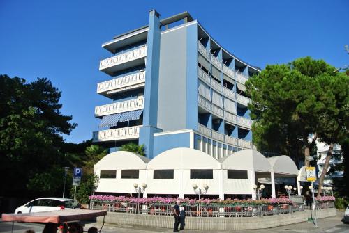 Condominio Sporting — 4-Star Luxury Hotel in Lignano Sabbiadoro, Italy