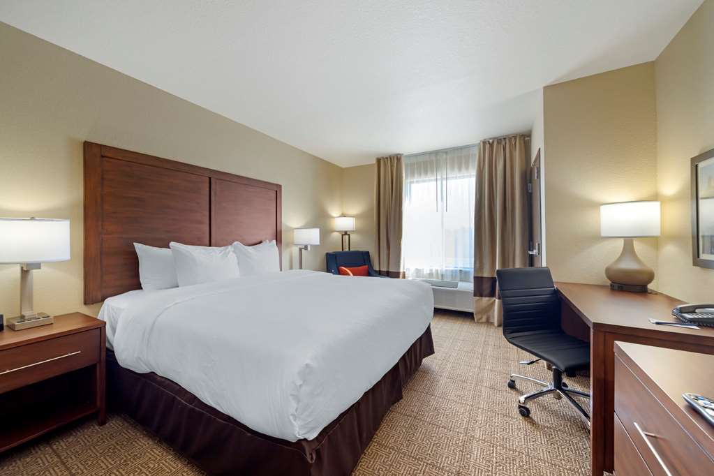Comfort Inn & Suites Harrah - photo 13
