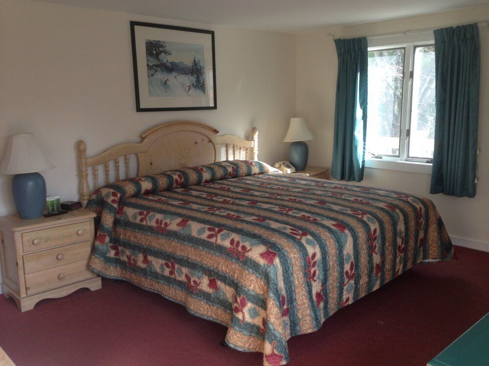 The Mountaineer Inn at Stowe - photo 9