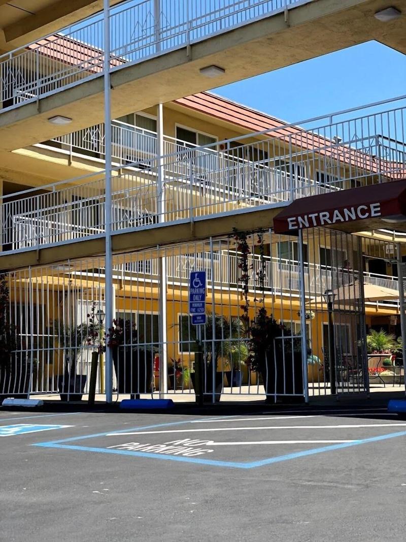 Imperial Inn Oakland - photo 2