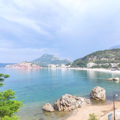 Acacia apartmani Sutomore — 4-Star Luxury Hotel in Sutomore, Montenegro