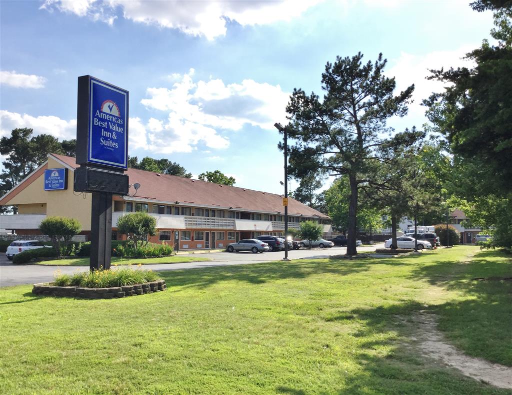 Americas Best Value Inn & Suites Little Rock at Scott Hamilton Dr - featured photo