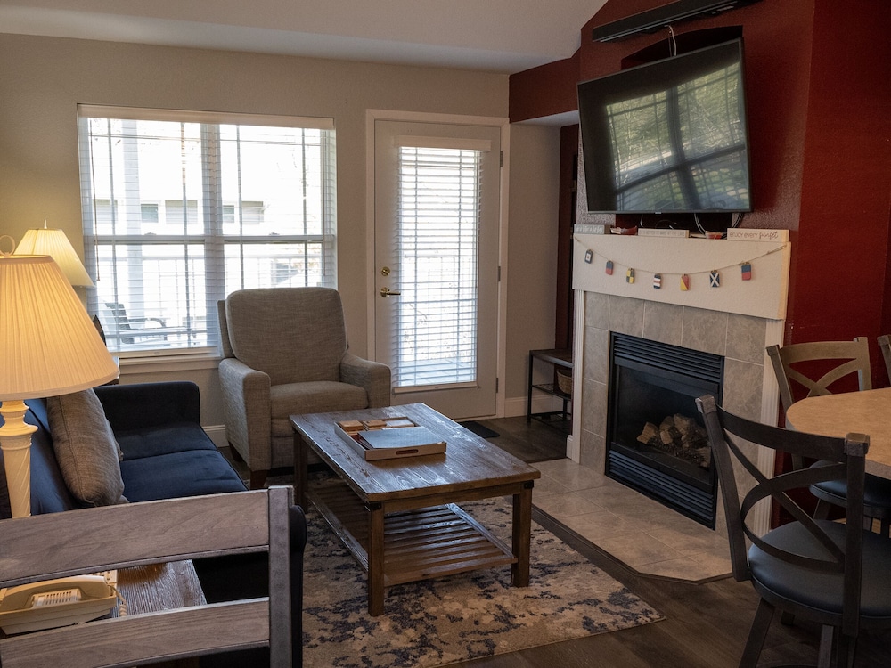 Delavan Lake Resort - photo 27