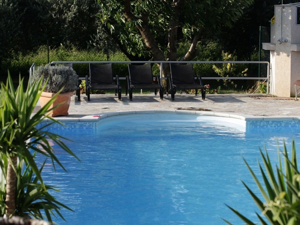Villa with with 5 apartments in Peracko Blato — 4-Star Luxury Hotel in Ploce, Croatia