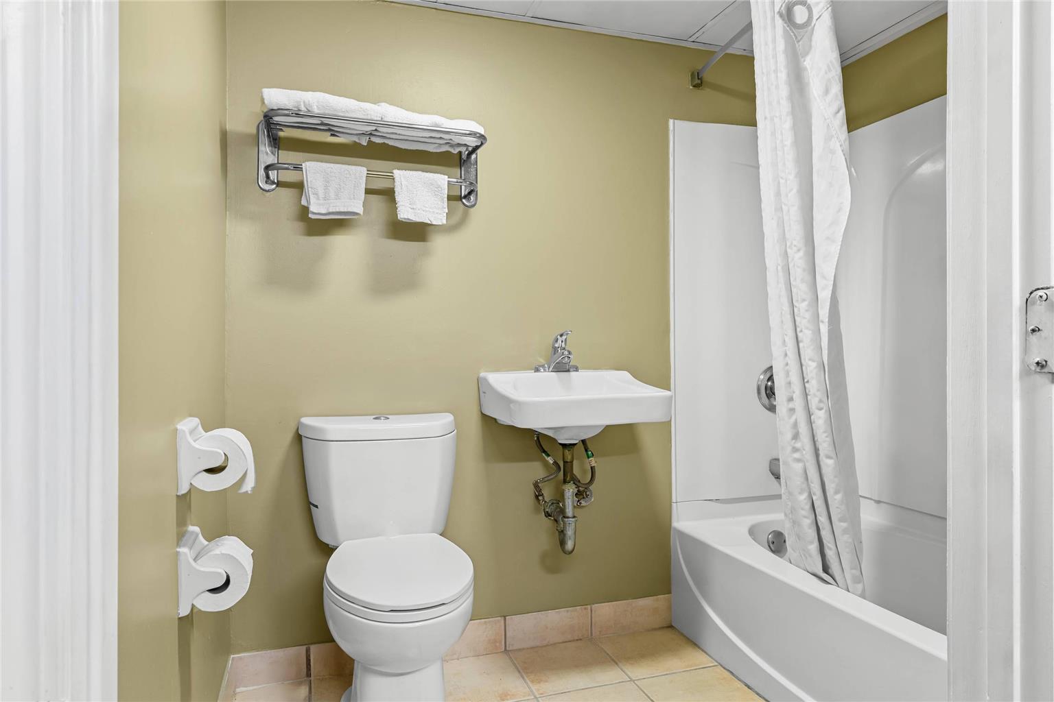 Rodeway Inn Stone Mountain - photo 29