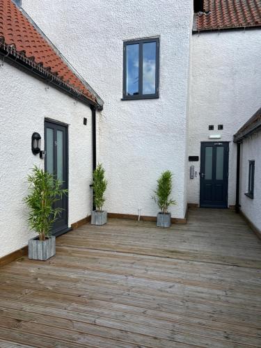 9 Plants Yard 20697738 — Worksop