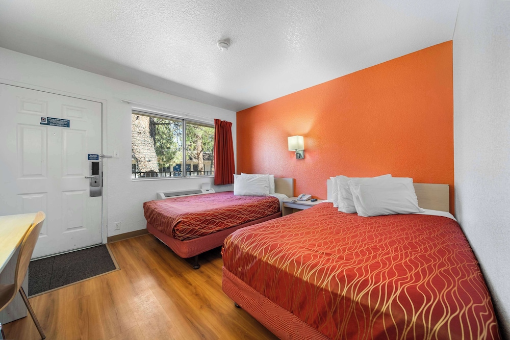 Motel 6 Big Bear Lake CA - photo 13