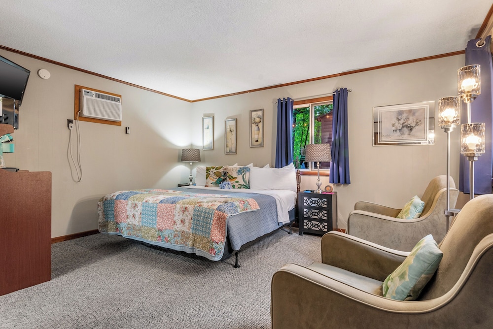 Tall Pines Inn - photo 47