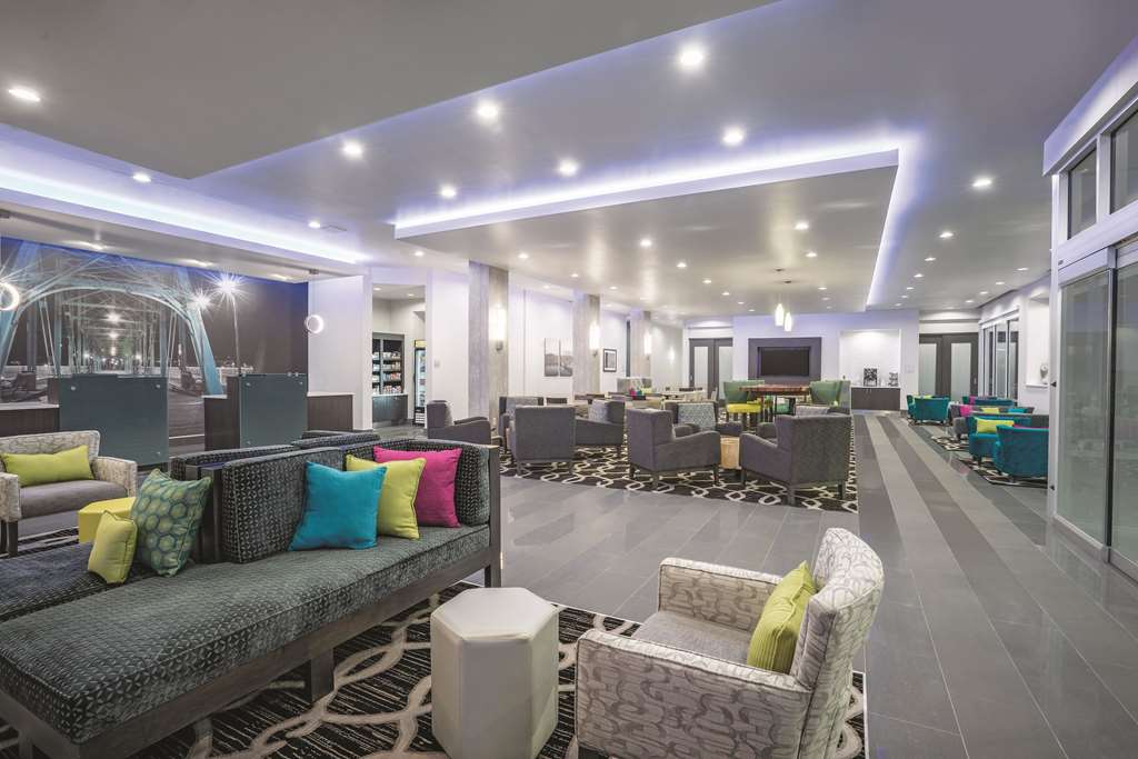 La Quinta Inn & Suites by Wyndham Cleveland TN - photo 7