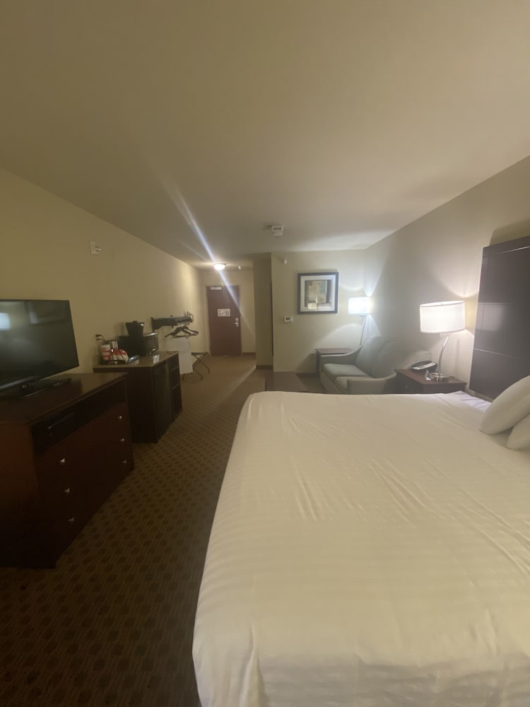 Cobblestone Hotel & Suites Broken Bow - photo 15