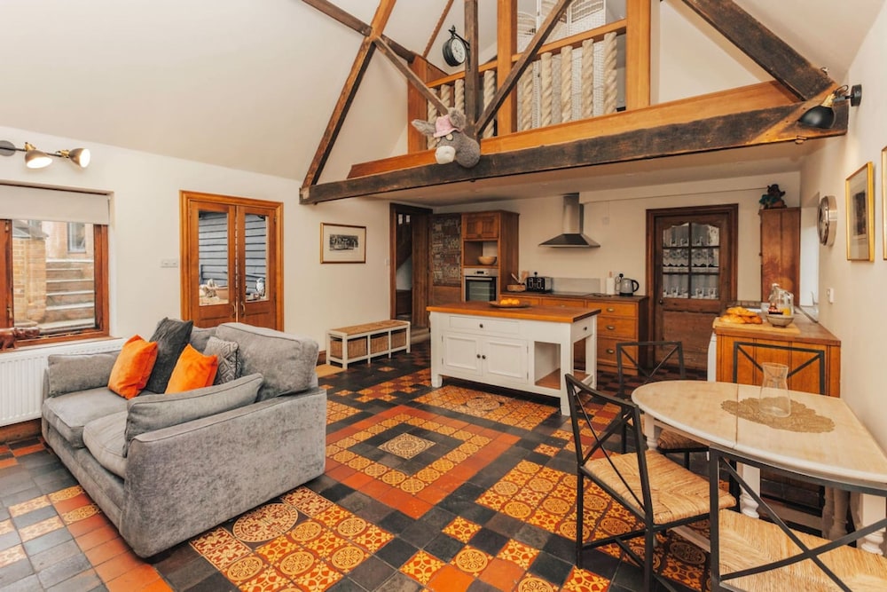 Aston Pottery From 250 Per Night in Henley-On-Thames, United Kingdom